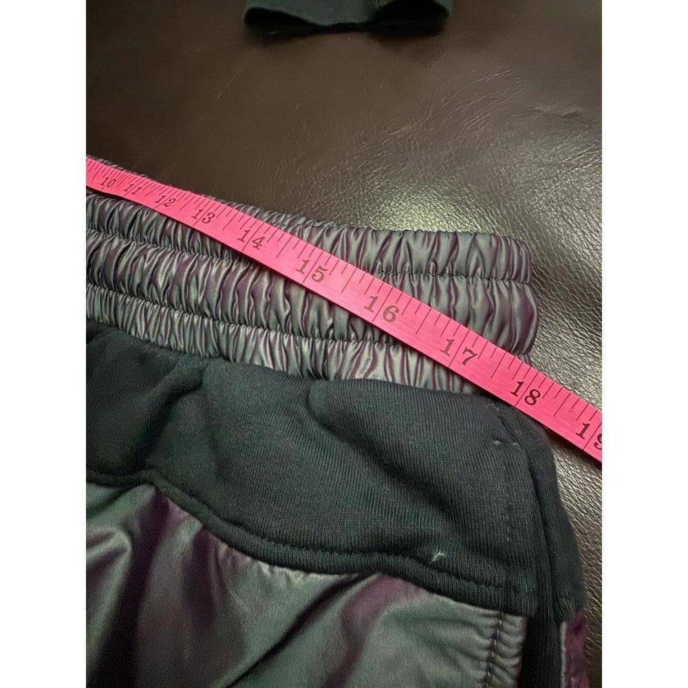 Rare PUMA Iridescent "Heavyweight" Tech Shorts - XL - Picture 4 of 5